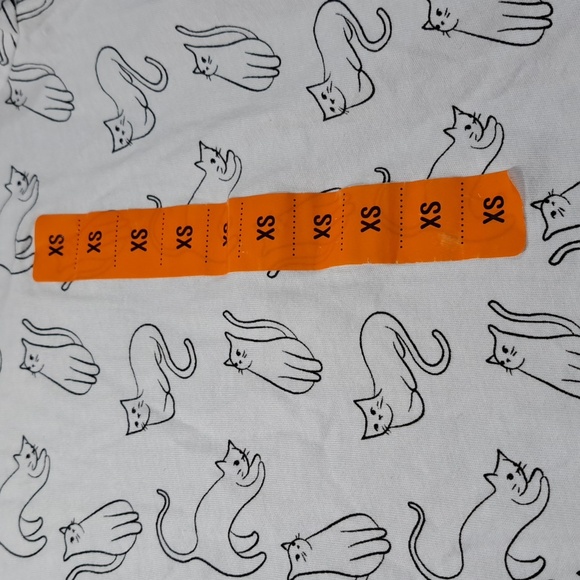 Sinsay White Cuffed Black Cats Outline Graphic Tee NWT XS - Picture 6 of 12